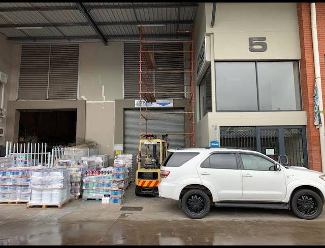 1,600M² WAREHOUSE TO LET IN RIVERHORSE VALLEY
